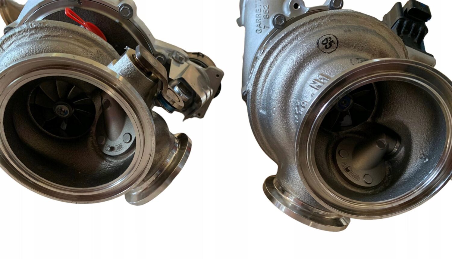 2X NOWA OE TURBO TURBINA TURBOSPRĘŻARKA BMW 5 F90 M5 8 F91 F92 F93 M8 1657852372 7852372 7852373-2